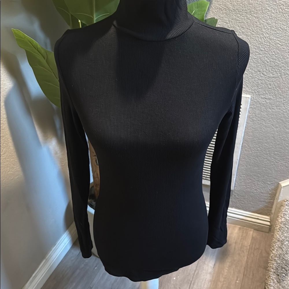 Dex Black Ribbed Top